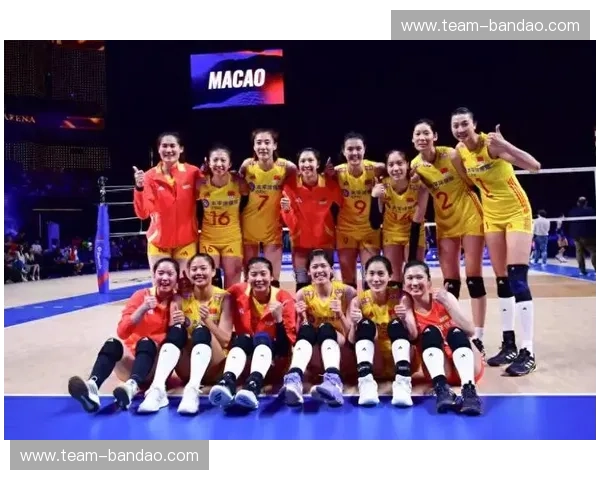 她，她们，她们！中国女排的荣耀征途：一场与阿塞拜疆的激情碰撞